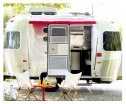 airstream+outside[1]