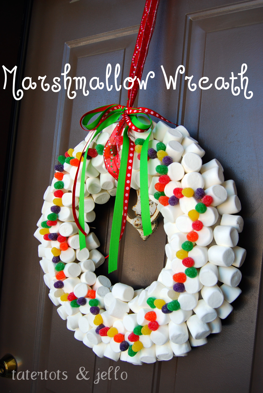 Whimsical Christmas Wreath -- Tatertots and Jello