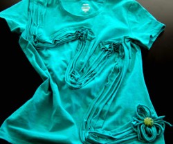 tshirt+on+the+table[1]