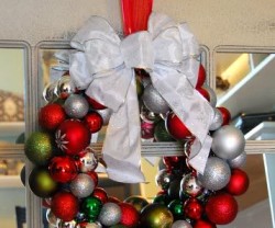 ornamentballwreath[1]