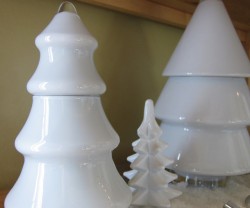 painted+milk+glass+christmas+trees[1]