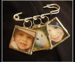 closeup+of+3+soldered+charms[1]