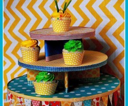 pennant+cupcake+tower[1]