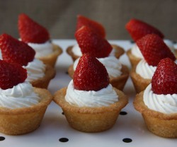 strawberry+cookie+tart+recipe[1]