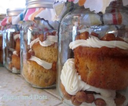 mason+jar+cupcakes[1]