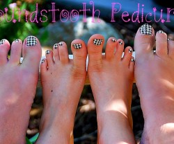 houndstooth pedicure