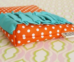 gussy sews ruffled bag