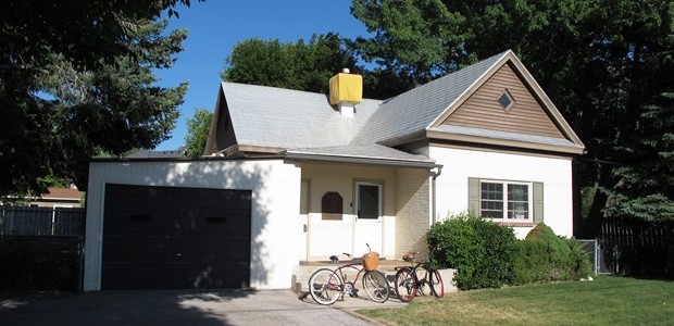 1905 cottage before - outside