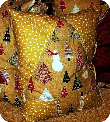 Guest Project — Make Handmade Holiday Pillows {gift idea}!