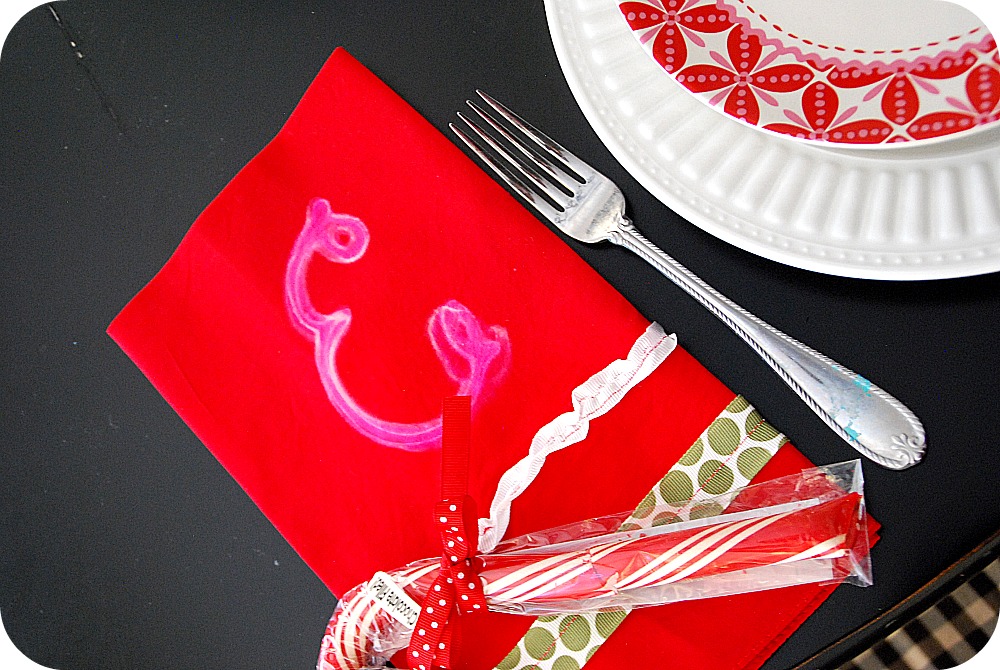 DIY Bleach Pen Patterned Napkins