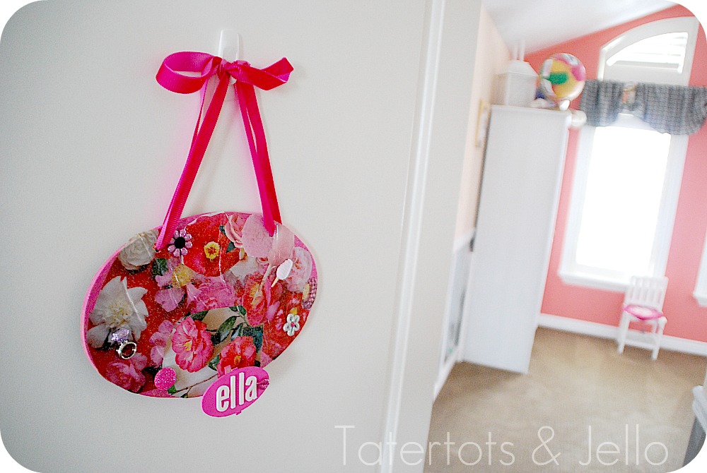 Make A Personalized Room Plaque With Your Child