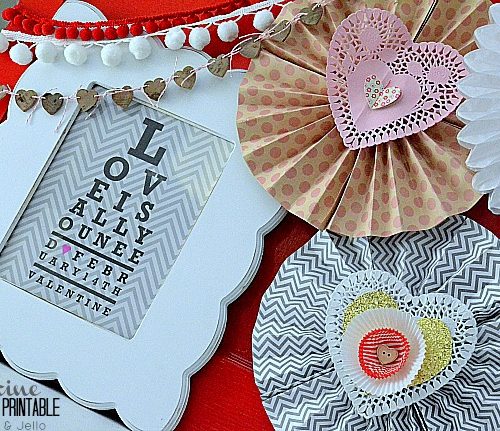 How to make paper medallions for parties and home decor. Paper medallions are easy to make with scrapbook paper and perfect for parties and home decorating!