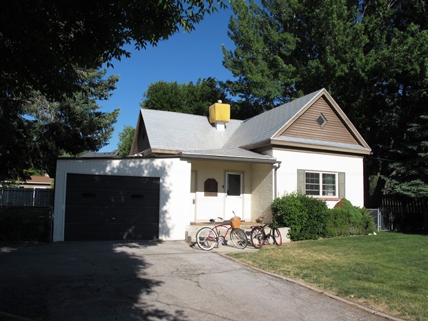 1905 cottage before - outside