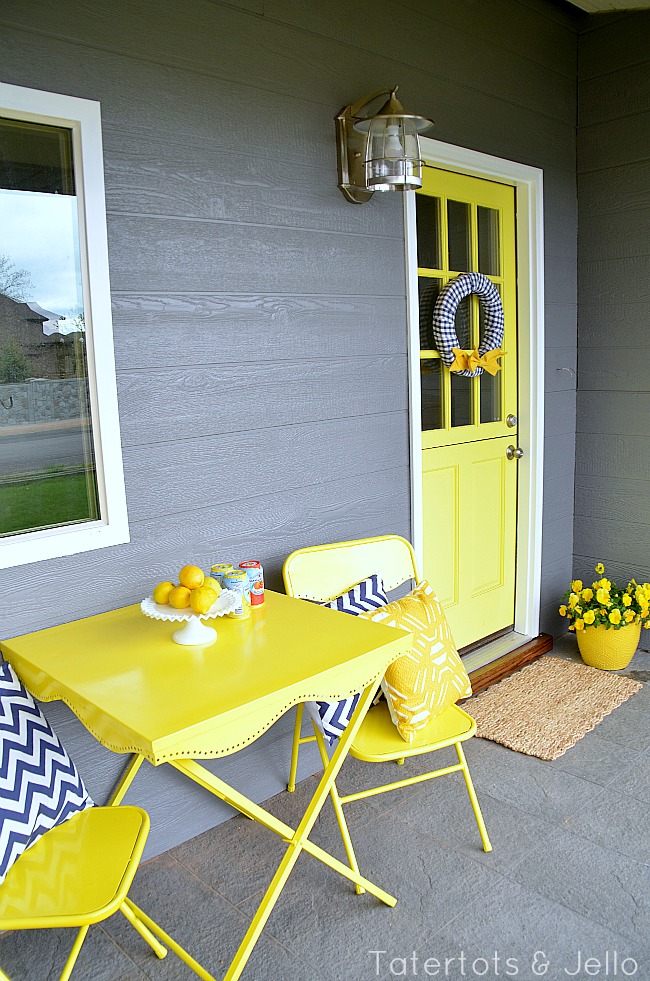 Five Steps to a Fab Fall Front Porch - Made by Carli