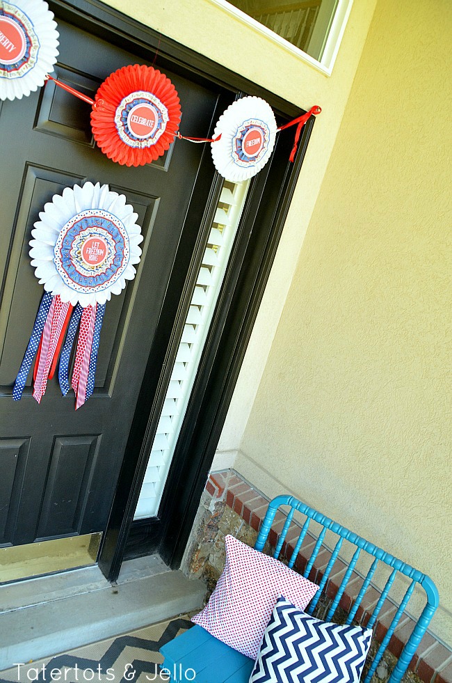 patriotic medallions on the porch at tatertots and jello