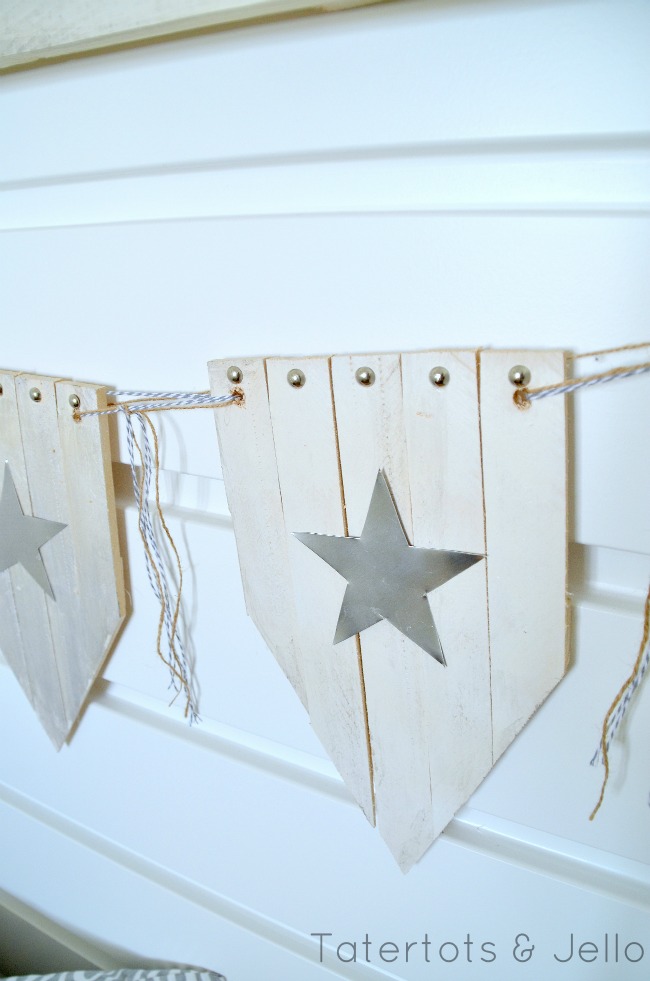 small fourth of july wood shim bunting