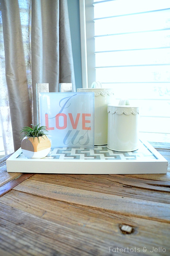 i love us curved glss tray organizer