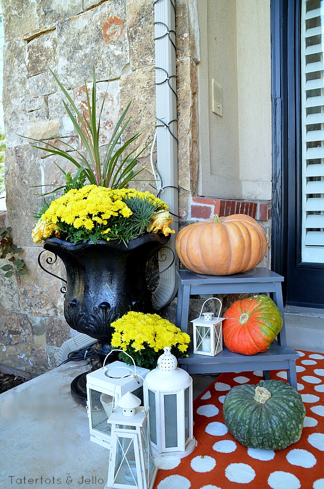 fall planter layering at tatertots and jello