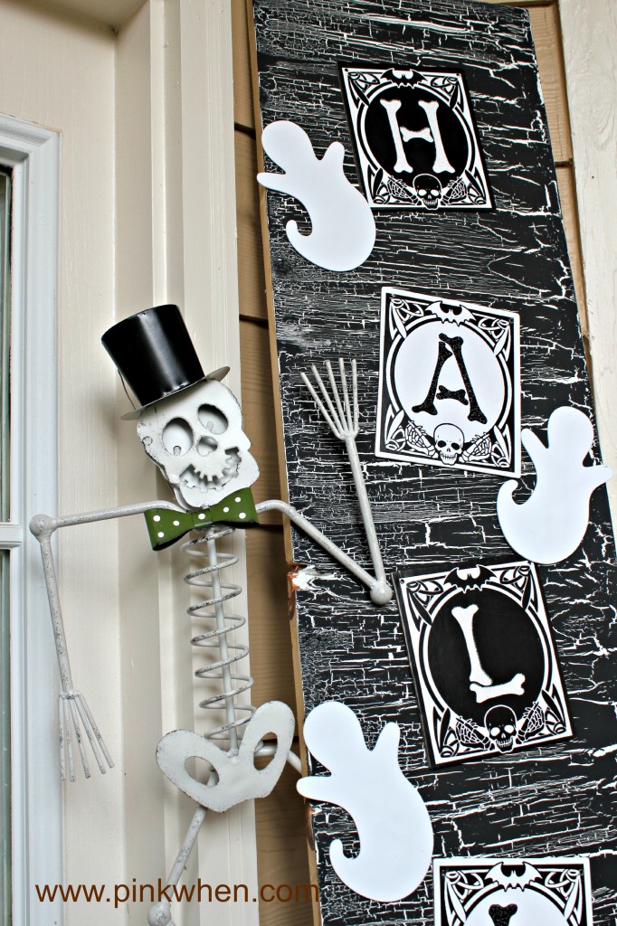 Halloween-Door-Decor-spookyspaces