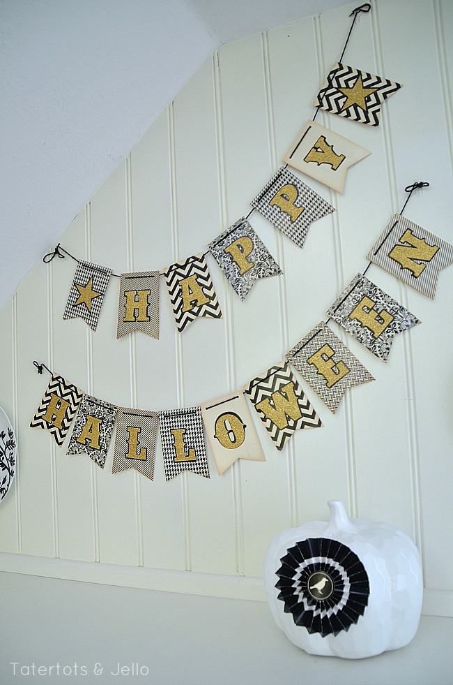 Welcome My Pretties: Halloween Straw Wreath and Halloween Plate Wall! -  Tatertots and Jello