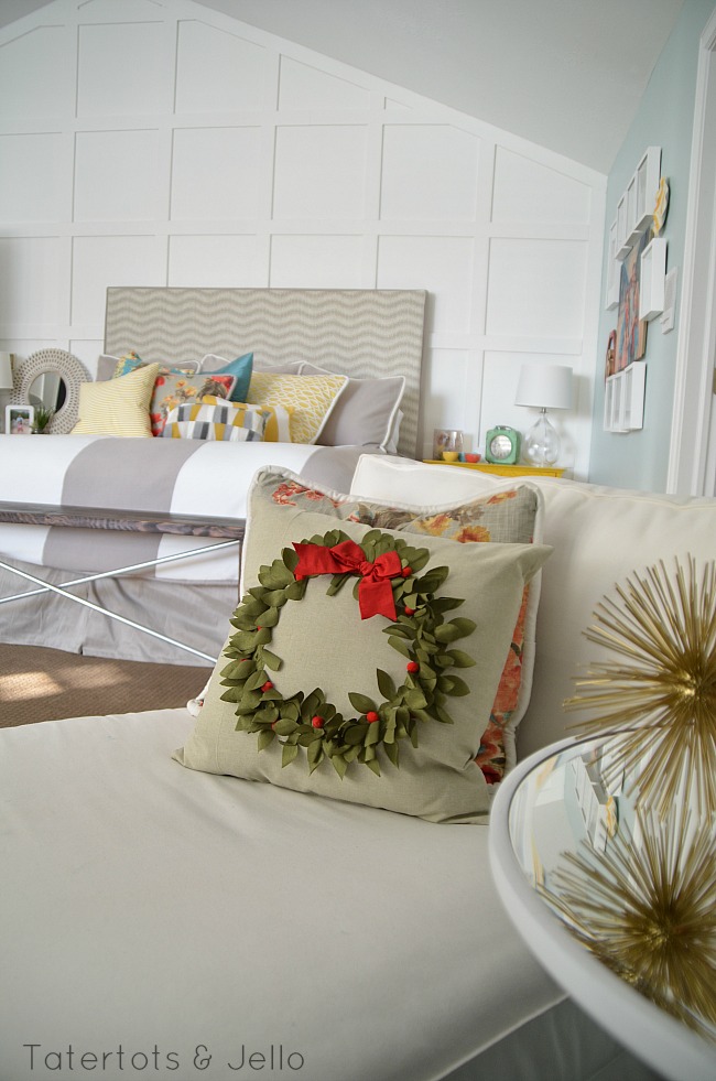 bedroom holiday decorating