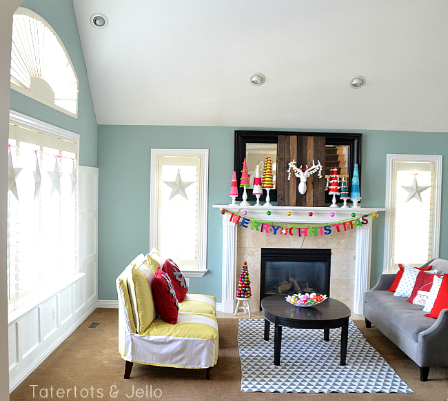 bright and colorful holiday decorating at tatertots and jello