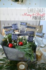Christmas at the #1905Cottage, A Home Tour, and free Holiday Chalkboard Flag Printables!!