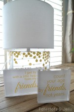 Neighbor Gift / Friend Gift Idea: Friend Quotes & Free Printables! #ShutterflyDecor