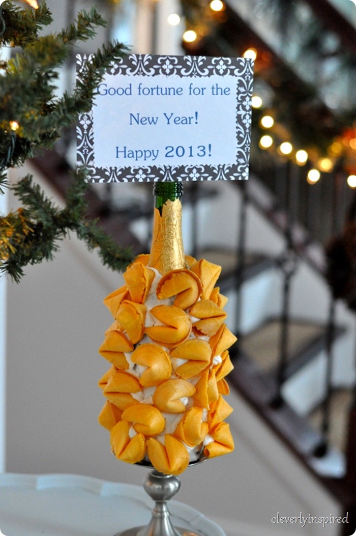 new-years-eve-fortune-cookie-display-cleverlyinspired-4_thumb