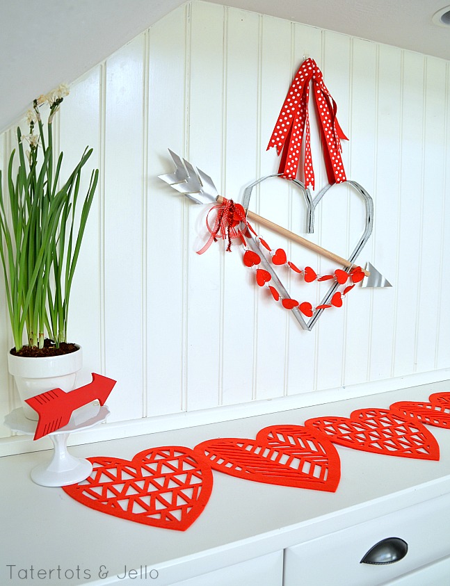 metal heart and bow wall hanging tutorial at tatertots and Jello