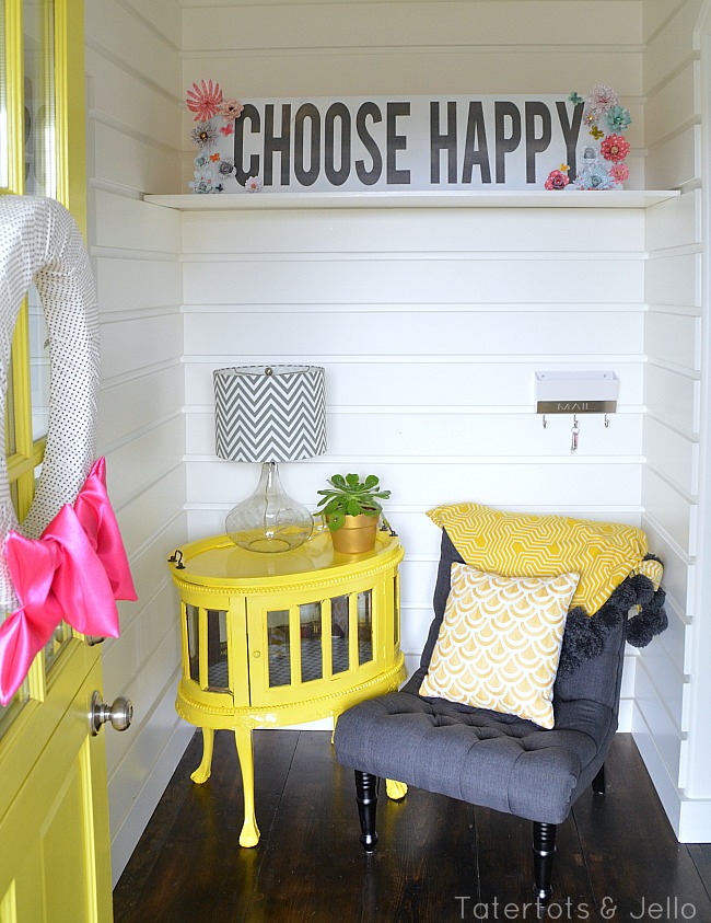 choose happy sign with flowers at tatertots and jello
