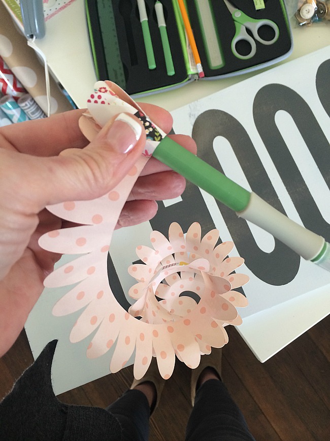 how to make paper flowers