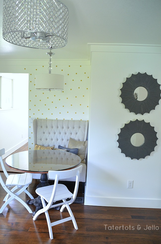 kitchen banquette at the 1905Cottage