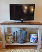 DIY Reclaimed Wood TV Table