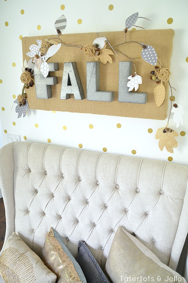 fall-burlap-wall-hanging-at-tatertots-and-jello
