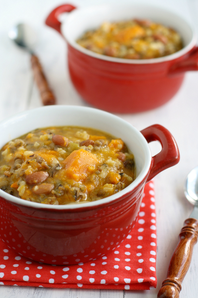 Sweet-potato-bean-and-wild-rice-slow-cooker-soup.