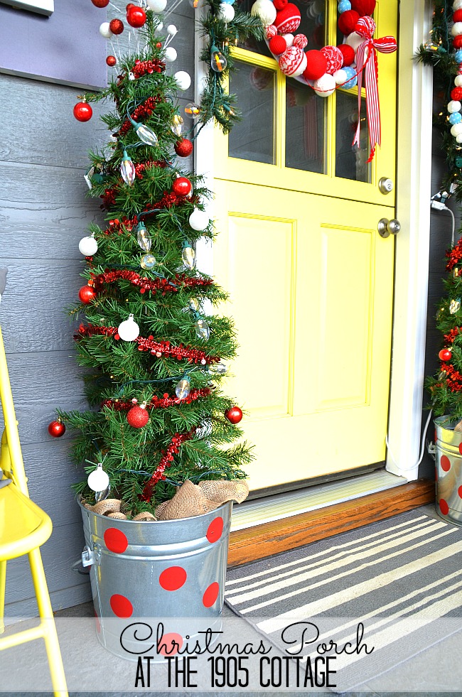 christmas porch at the 1905cottage