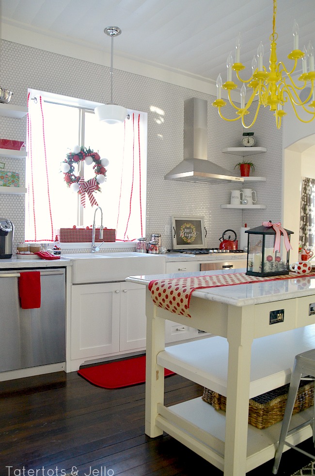 red and white christmas kitchen at tatertots and jello