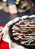 HAPPY Holidays: Candy Cane Oreo Pie