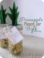 HAPPY Holidays: Pineapple Mason Jar Gift with Free Printable Tag
