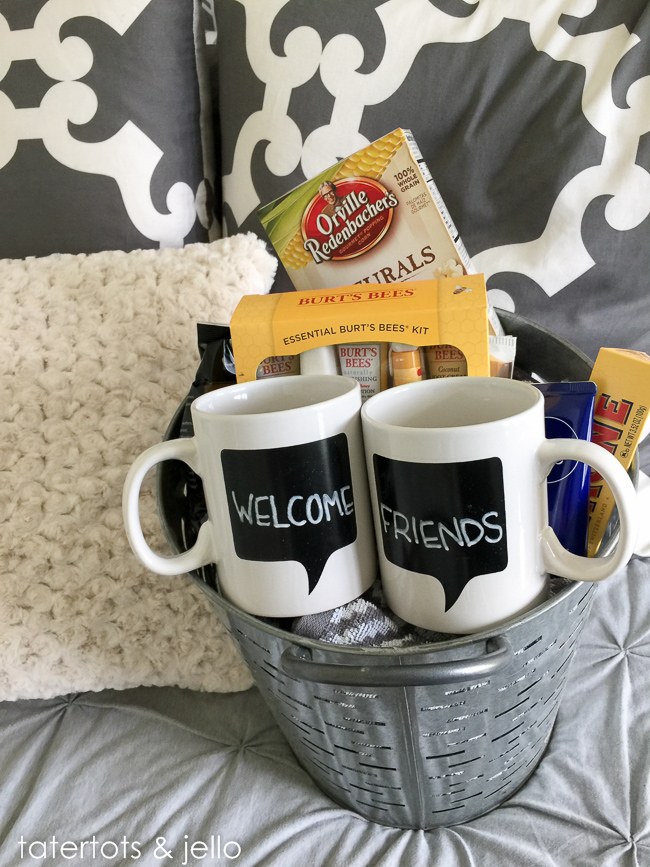 15 Essentials for a Really Cozy Guest Room & Free Welcome Printables