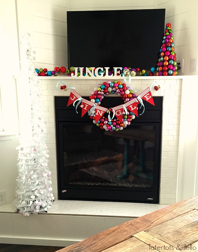 jingle mantel and free christmas printables 