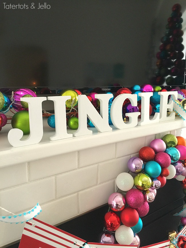 jingle mantel and free printable banner 