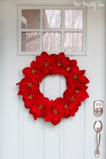 Happy Holidays: Easy Poinsettia Wreath
