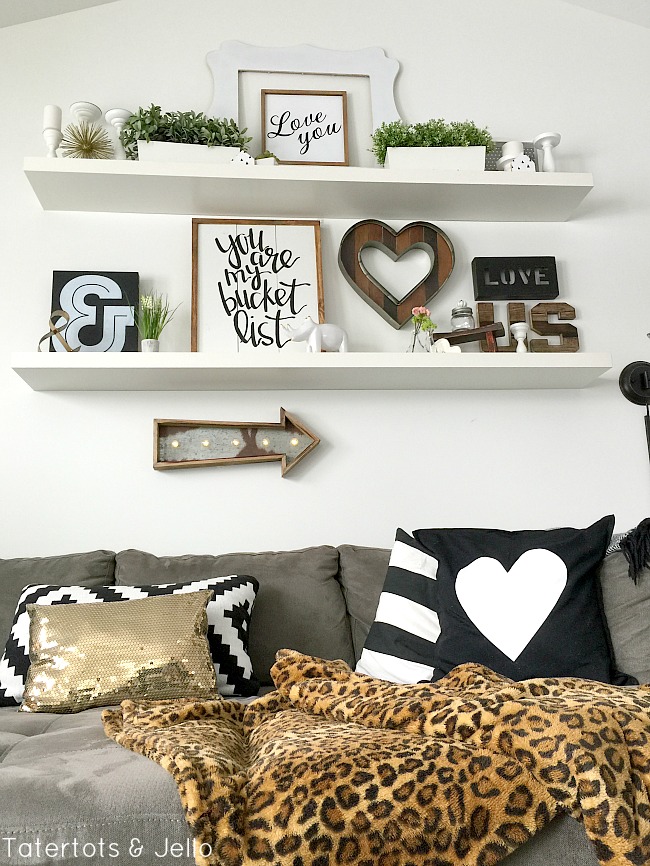 how to accessorize a gallery wall