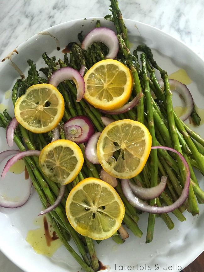 lemon baslamic asaparagus before roasting