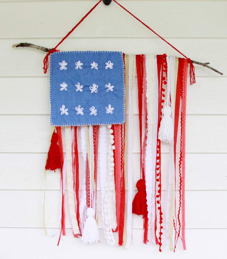 Red White and Blue Patriotic DIY Ideas! #recipes #homedecor #fourthofjuly #4thofjuly #redwhiteandblue