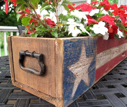 Red White and Blue Patriotic DIY Ideas! #recipes #homedecor #fourthofjuly #4thofjuly #redwhiteandblue