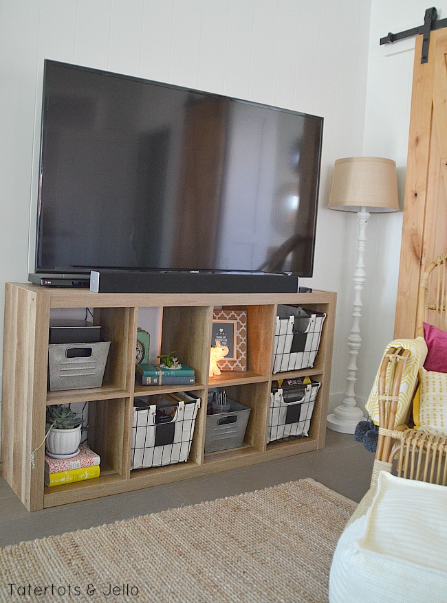 beachy console unit 