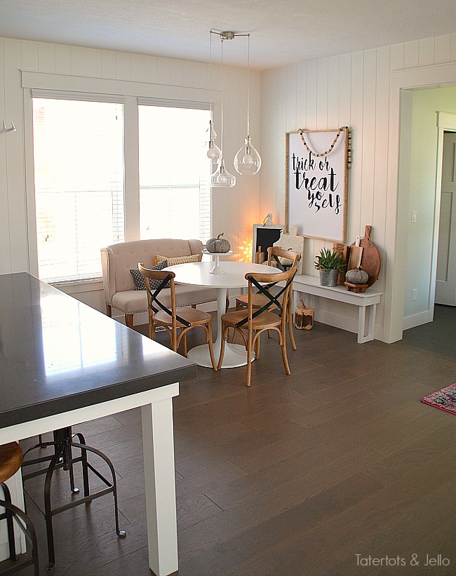 Modern Farmhouse Halloween Eating Area. Halloween doesn't have to be orange and purple. Incorporate Halloween into your farmhouse style with these ideas.